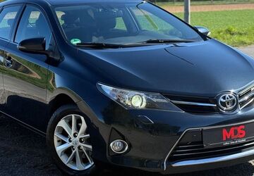 Toyota Auris 142.936 km 8.790 &euro; Dülmen 48249