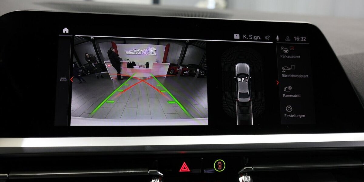 BMW 318d SPORT-LINE / LEDER, LIVE-COCKPIT-PRO, LED 107.000 km 27.555 &euro; Hamm 59077