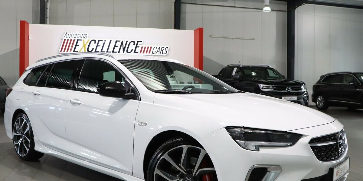 Opel Insignia 2.0 ST 4x4 OPC-LINE GSI WHITE / VC+HUD 140.000 km 19.111 &euro; Hamm 59077