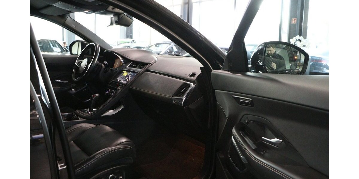 Jaguar E-Pace 2.0 T R-DYNAMIC HSE AWD BLACK PACK / TOP 84.000 km 22.991 &euro; Hamm 59077