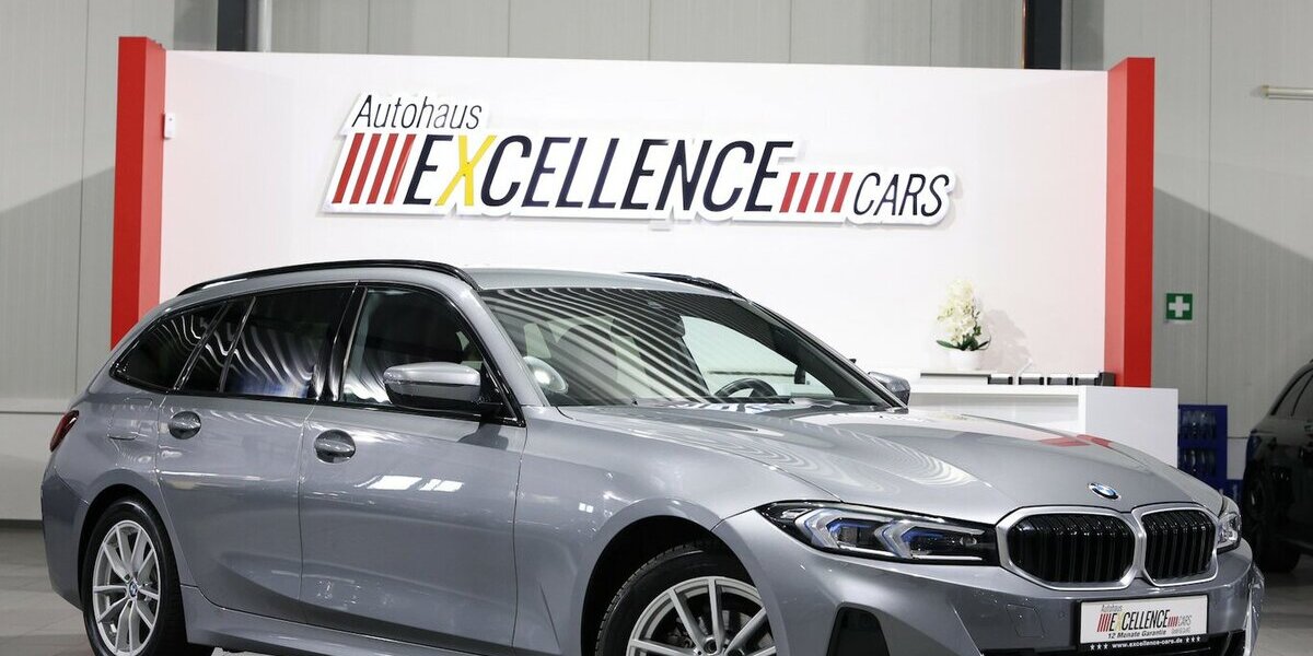 BMW 318d Touring SPORT GREY & RED LEDER,CURVED+HUD 73.000 km 28.993 &euro; Hamm 59077