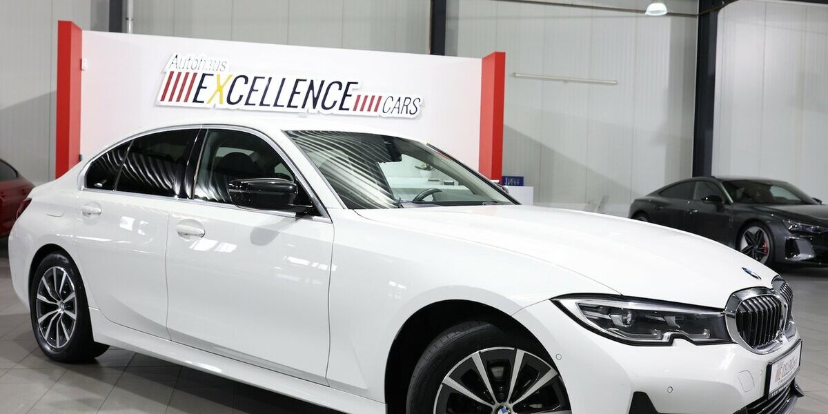 BMW 318d SPORT-LINE / LEDER, LIVE-COCKPIT-PRO, LED 107.000 km 27.555 &euro; Hamm 59077