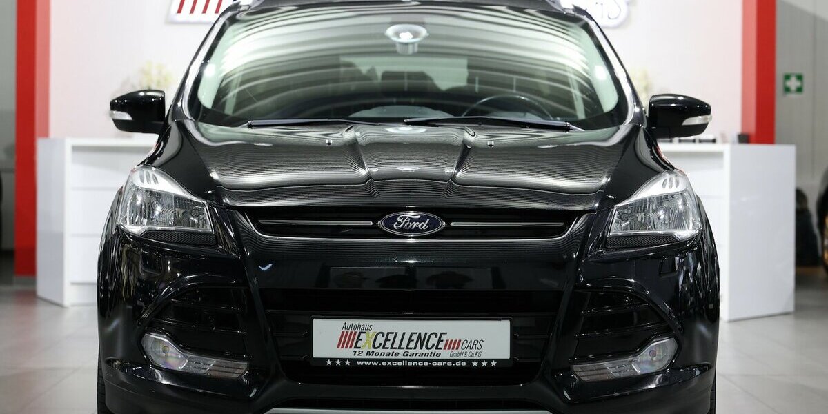 Ford Kuga 2.0 TDCI 4x4 TITANIUM / LEDER / NAVI+ 90.000 km 12.555 &euro; Hamm 59077