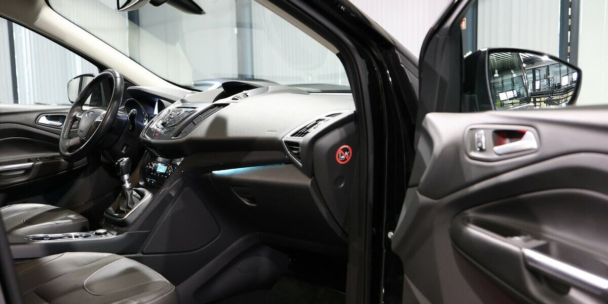 Ford Kuga 2.0 TDCI 4x4 TITANIUM / LEDER / NAVI+ 90.000 km 12.555 &euro; Hamm 59077