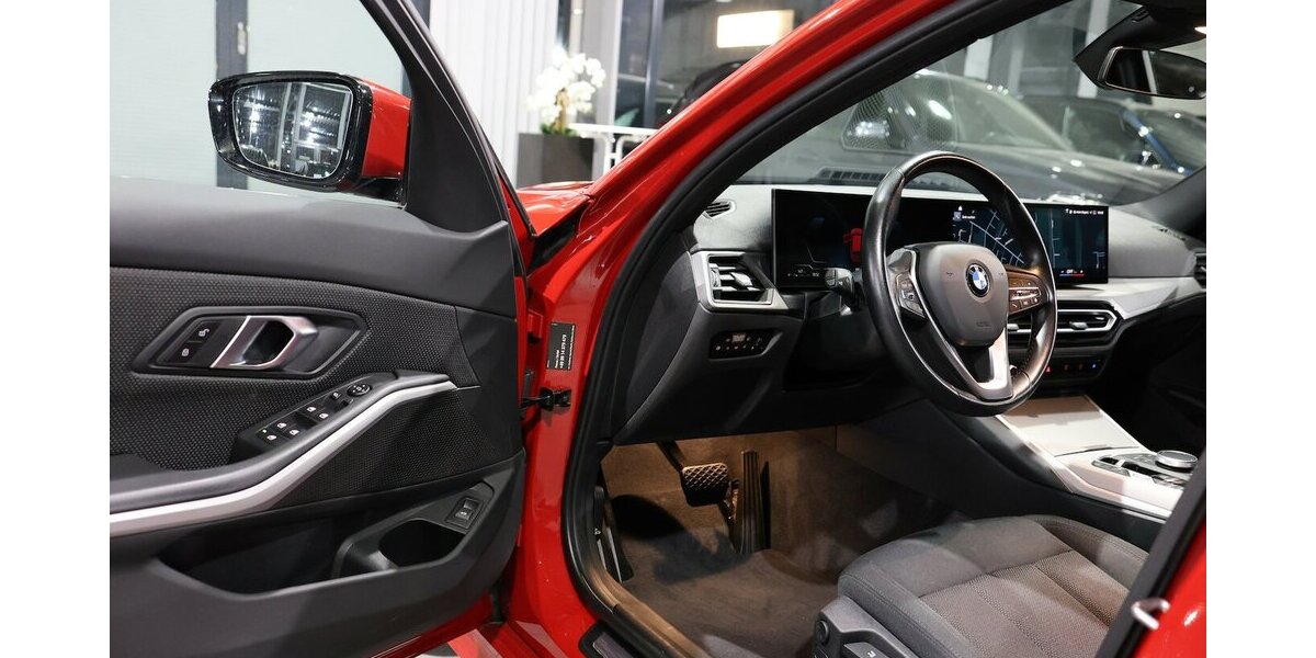 BMW 318d Touring SHADOW SPORT MELBOURNEROT-METALLIC 73.000 km 25.555 &euro; Hamm 59077