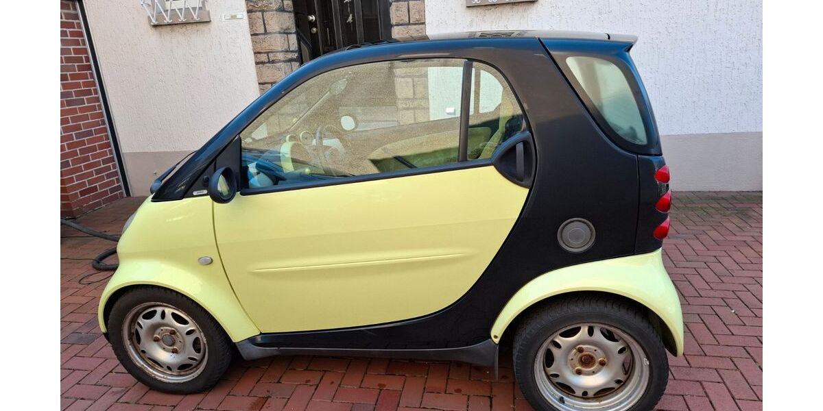 Smart ForTwo 105.000 km 2.700 &euro; Recklinghausen 45659
