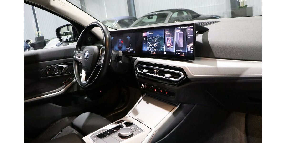 BMW 330e LIMOUSINE SHADOW CURVED+HEAD-UP, LED, H/K 46.000 km 30.993 &euro; Hamm 59077