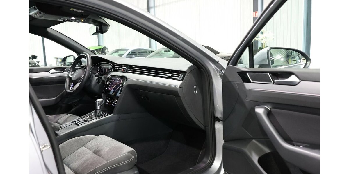 VW Passat Variant GTE DSG IQ BUSINESS R-LINE SPORT 86.000 km 24.444 &euro; Hamm 59077