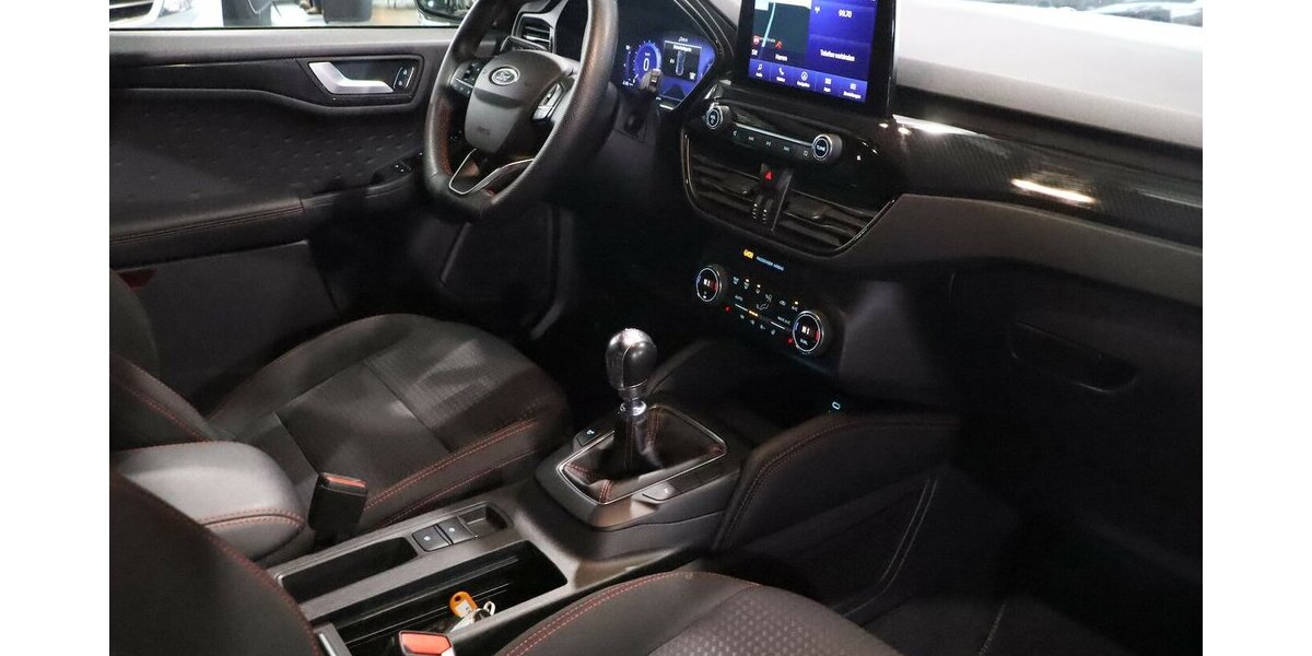 Ford Kuga 2.0 ECOBLUE STYLE ST-LINE SPORT BLACK / LED 125.000 km 17.111 &euro; Hamm 59077