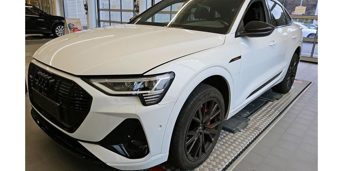 Audi e-tron 26.690 km 32.430 &euro; Hagen 58091