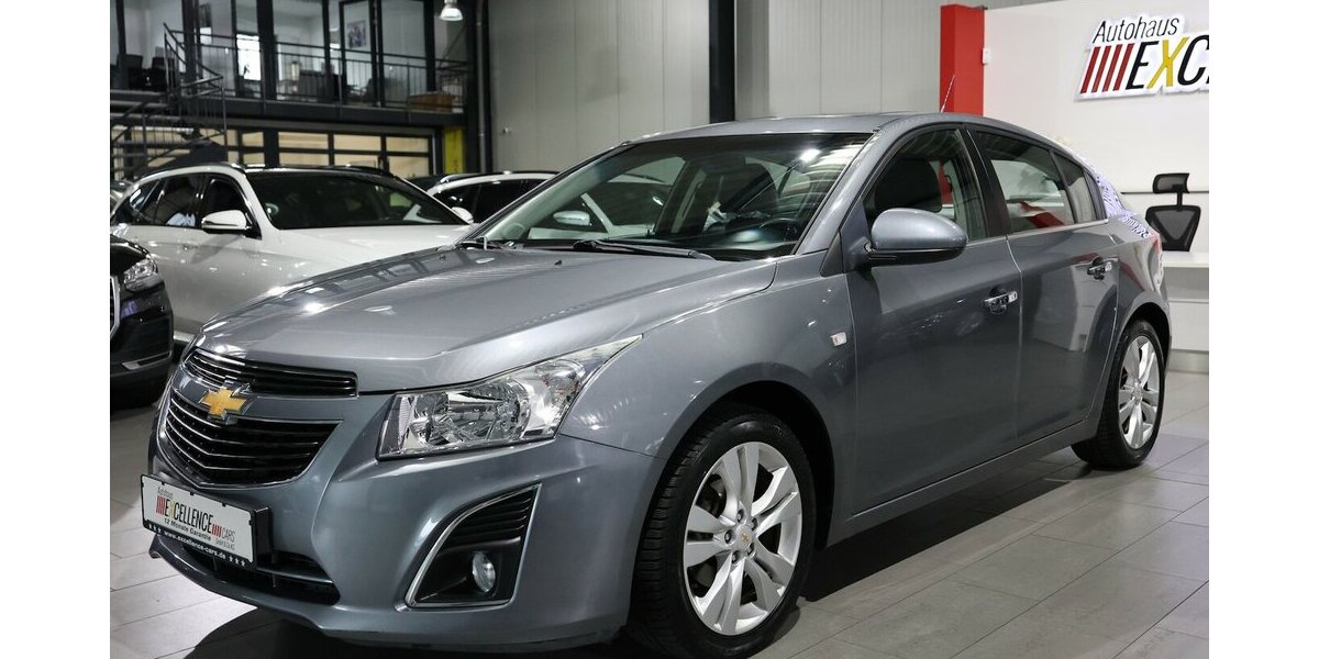 Chevrolet Cruze HATCHBACK 1.4 LTZ / SCHIEBEDACH,LEDER,NAVI 128.000 km 5.777 &euro; Hamm 59077