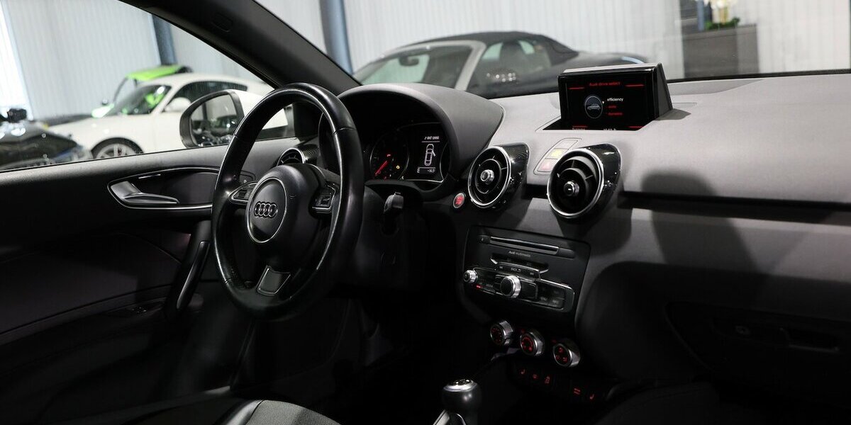 Audi A1 1.6 TDI SPORT WHITE / XENON, NAVI-MMI, LEDER 111.000 km 12.111 &euro; Hamm 59077