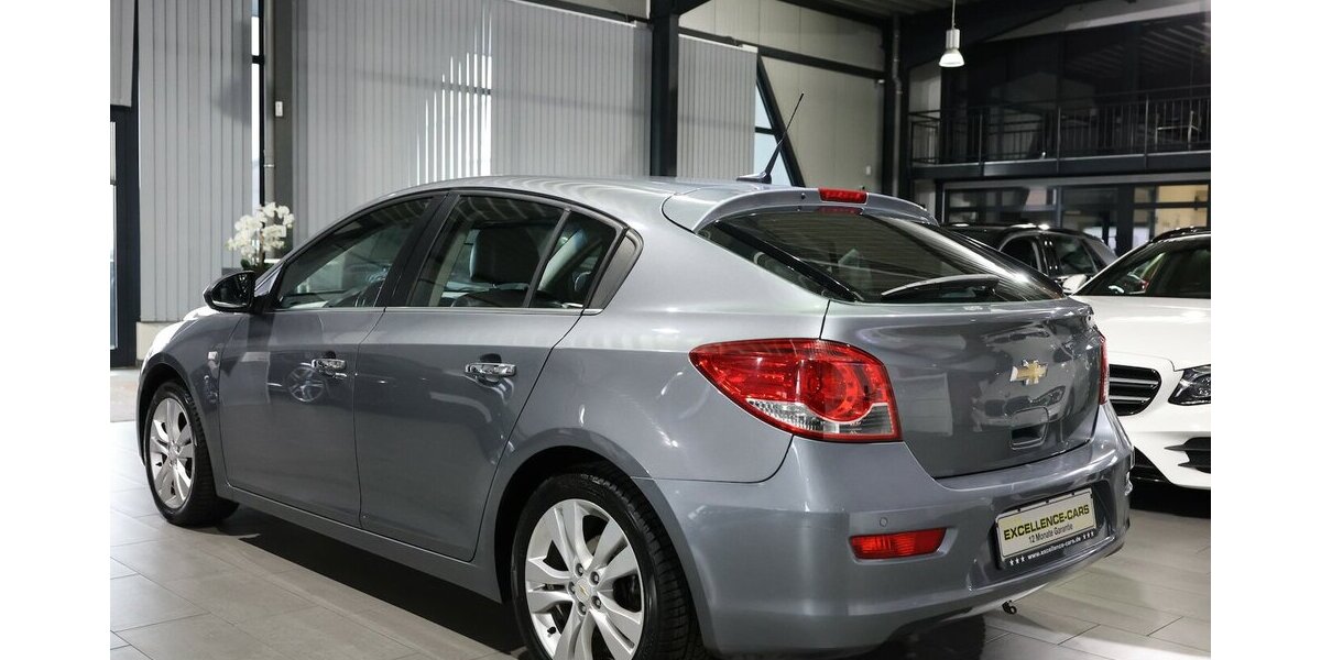 Chevrolet Cruze HATCHBACK 1.4 LTZ / SCHIEBEDACH,LEDER,NAVI 128.000 km 5.777 &euro; Hamm 59077