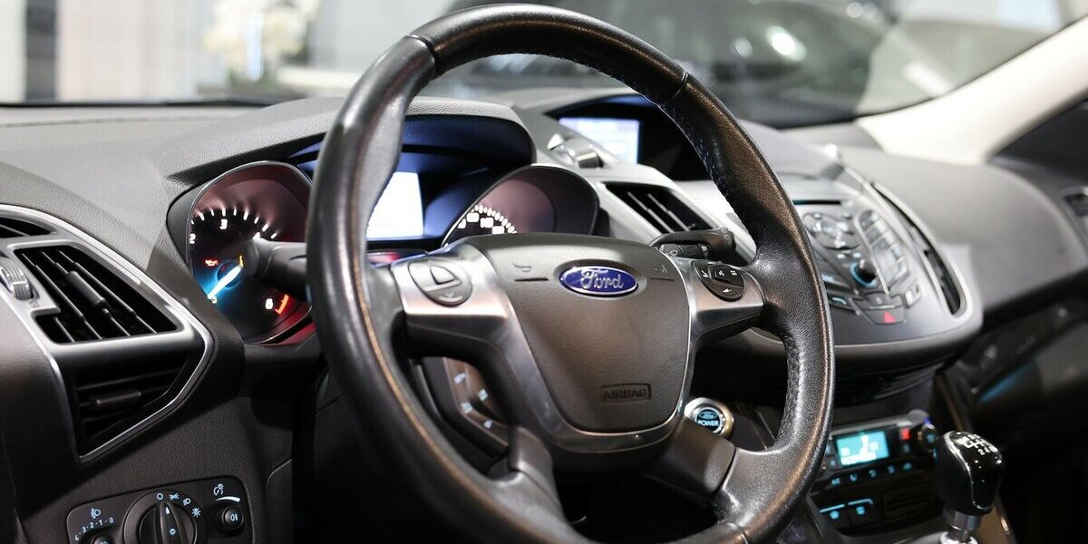 Ford Kuga 2.0 TDCI 4x4 TITANIUM / LEDER / NAVI+ 90.000 km 12.555 &euro; Hamm 59077