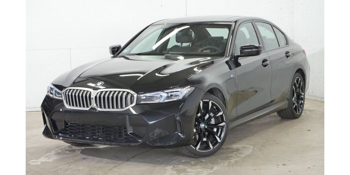 BMW 330 2.543 km 47.940 &euro; Marl 45770