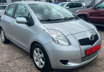 Toyota Yaris 146.258 km 3.300 &euro; Hamm 59067