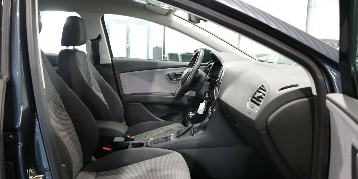 Seat Leon 1.6 TDI STYLE / NAVI-PLUS+APPLE+ANDROID 111.000 km 11.777 &euro; Hamm 59077
