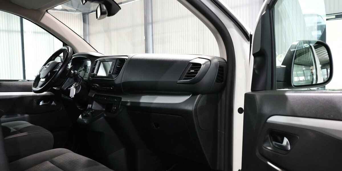 Opel Zafira Life 2.0 CDTI EDITION-M INNOVATION 8-SITZ 150.000 km 26.444 &euro; Hamm 59077