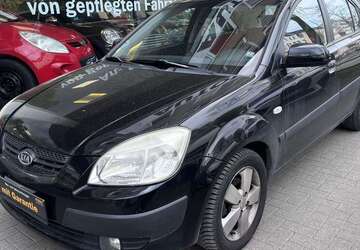Kia Rio 129.000 km 3.980 &euro; Recklinghausen 45657