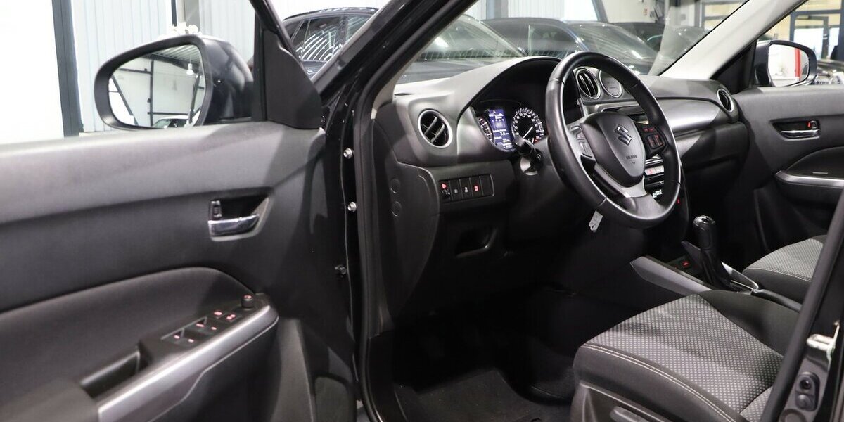 Suzuki Vitara 1.0 CLUB / NAVI+KAMERA, KLIMAAUTOMATIK 62.000 km 12.991 &euro; Hamm 59077
