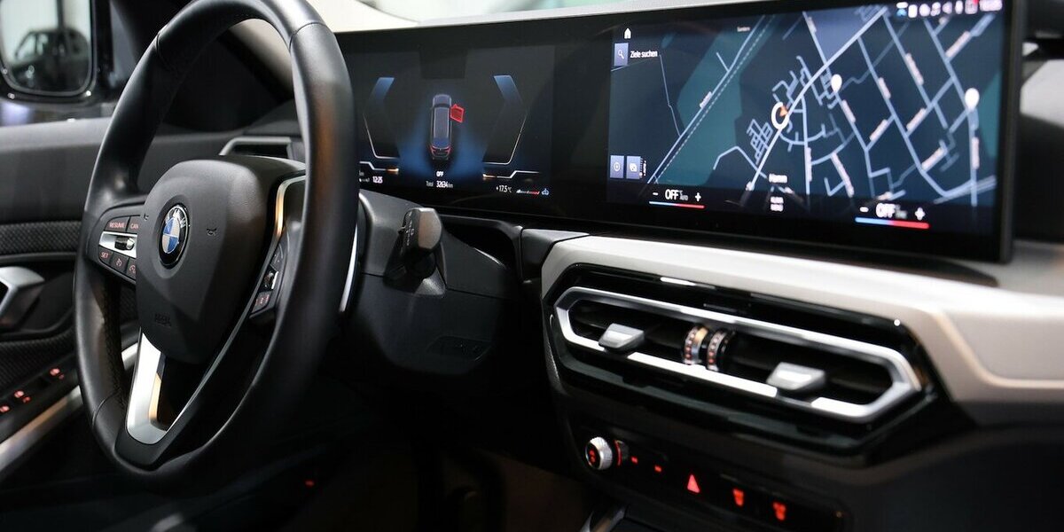 BMW 320d Touring xDrive SPORT / CURVED+NAVI+APPLE 32.000 km 30.555 &euro; Hamm 59077