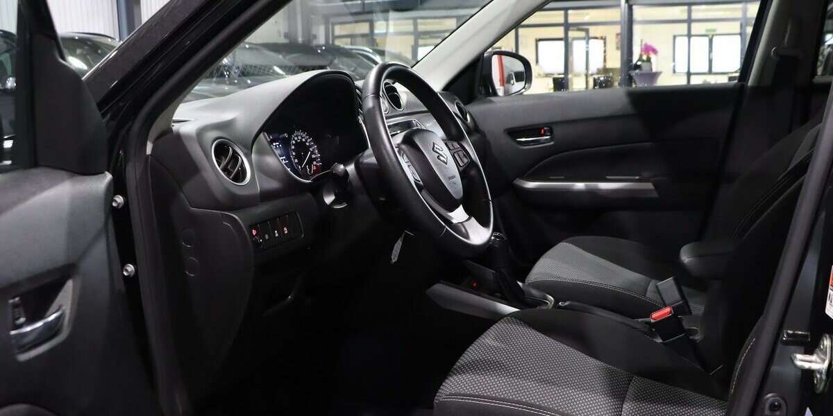 Suzuki Vitara 1.0 CLUB / NAVI+KAMERA, KLIMAAUTOMATIK 62.000 km 12.991 &euro; Hamm 59077