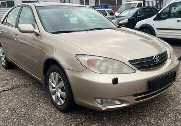 Toyota Camry 174.288 km 2.200 &euro; Hamm 59067