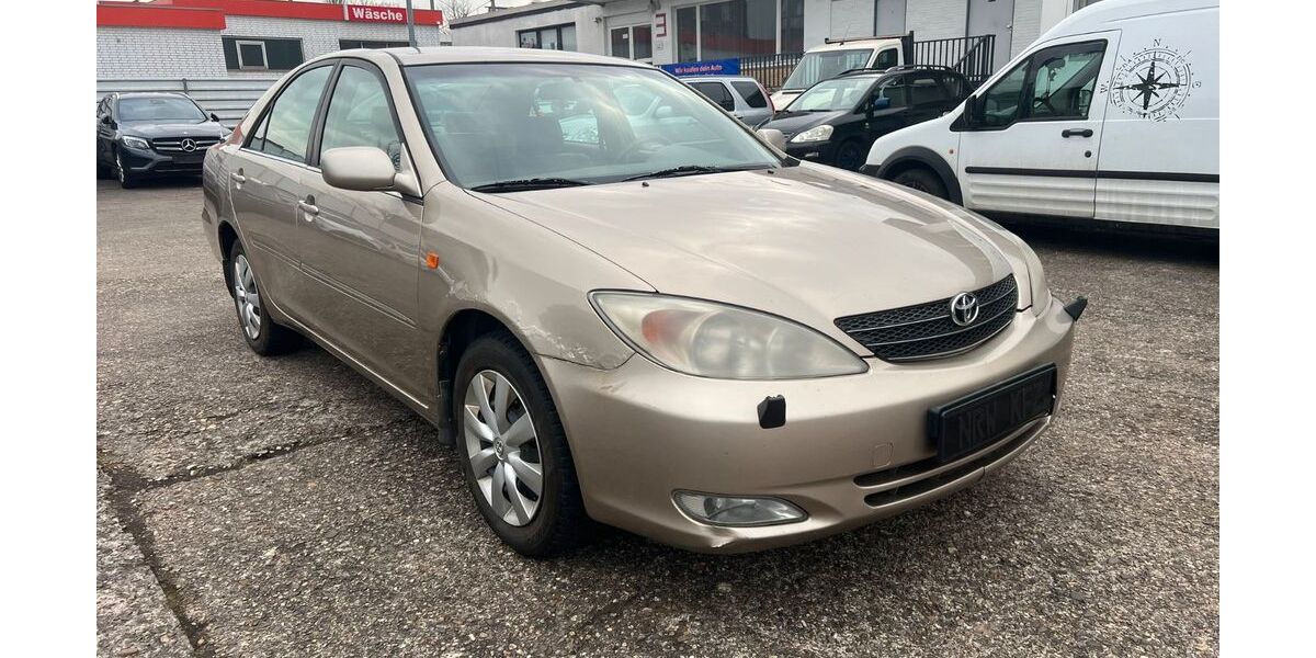 Toyota Camry 174.288 km 2.200 &euro; Hamm 59067