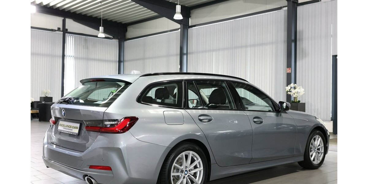 BMW 320d Touring xDrive SPORT / CURVED+NAVI+APPLE 32.000 km 30.555 &euro; Hamm 59077