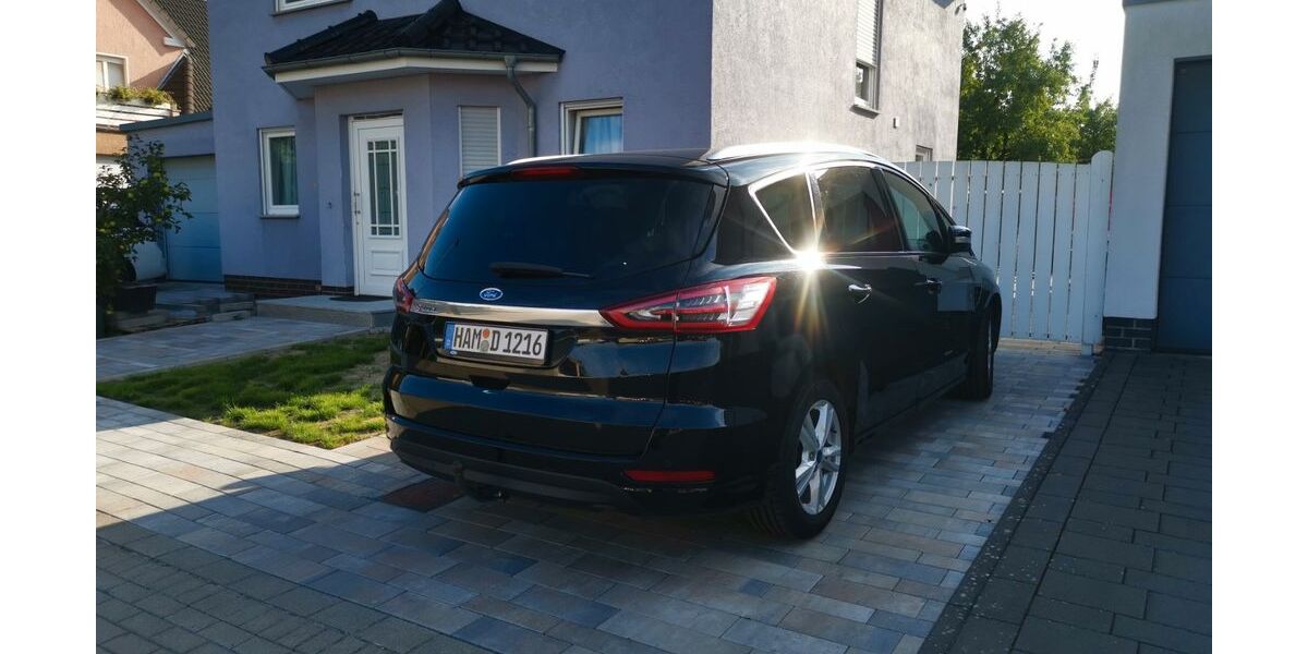 Ford S-Max 128.000 km 13.900 &euro; Hamm 59071