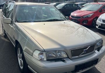 Volvo V70 325.000 km 3.999 &euro; Recklinghausen 45663