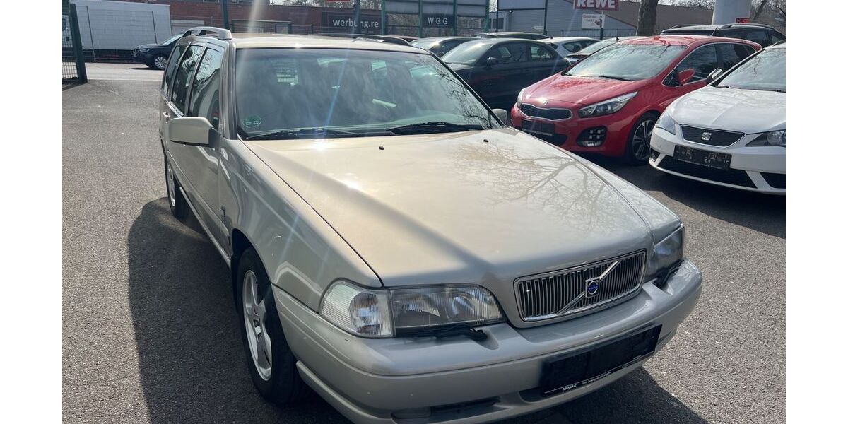 Volvo V70 325.000 km 3.999 &euro; Recklinghausen 45663