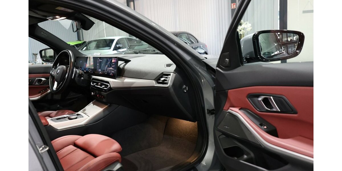 BMW 318d Touring SPORT GREY & RED LEDER,CURVED+HUD 73.000 km 28.993 &euro; Hamm 59077