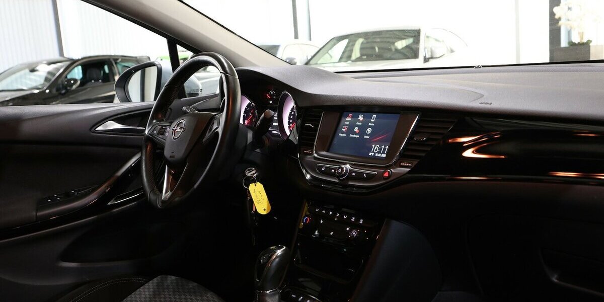 Opel Astra K ST 1.6 T ACTIVE 200-PS / APPLE+ANDROID 130.000 km 10.777 &euro; Hamm 59077