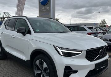 Volvo XC40 2.880 km 33.700 &euro; Werl 59457