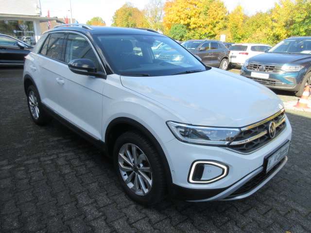 VW T-Roc Style 1.5 TSI DSG NAVI AHK IQ LIGHT ALU APS 26.200 km 27.988 &euro; Bergkamen 59192