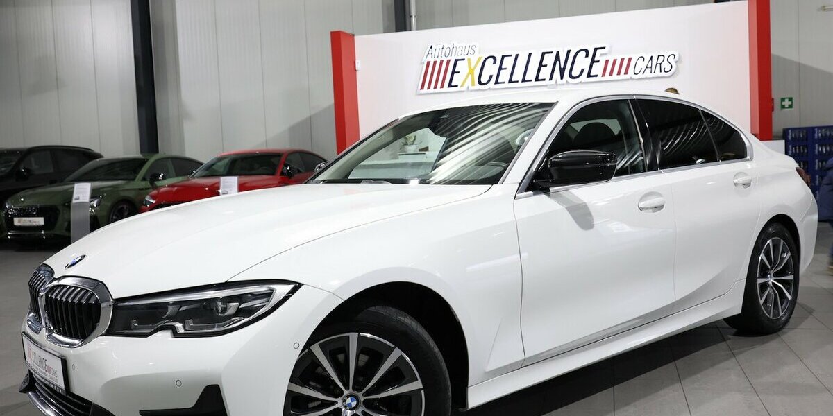 BMW 318d SPORT-LINE / LEDER, LIVE-COCKPIT-PRO, LED 107.000 km 27.555 &euro; Hamm 59077