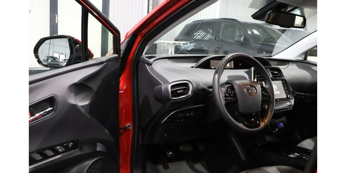 Toyota Prius Plug-in Hybrid EXECUTIVE / LED, VC+HEAD-UP 34.000 km 25.777 &euro; Hamm 59077