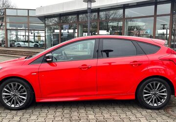 Ford Focus 111.209 km 11.600 &euro; Marl 45768
