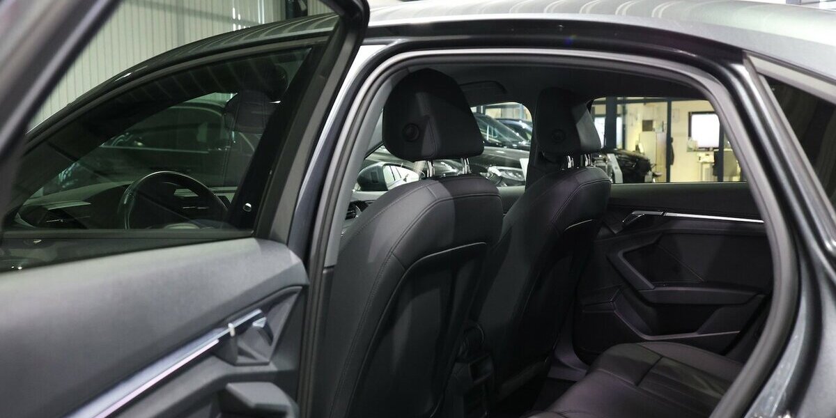 Audi A3 LIMOUSINE 30 TFSI S-LINE MATRIX, VOLL-LEDER 60.000 km 25.555 &euro; Hamm 59077