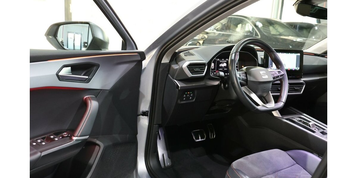 Seat Leon ST 2.0 TDI DSG FR-SPORT-PLUS / LED,PANORAMA 142.000 km 20.777 &euro; Hamm 59077