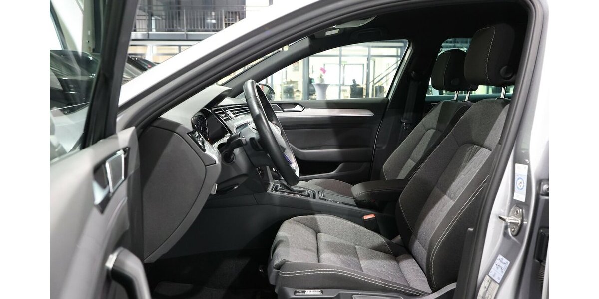 VW Passat Variant GTE DSG IQ BUSINESS R-LINE SPORT 86.000 km 24.444 &euro; Hamm 59077