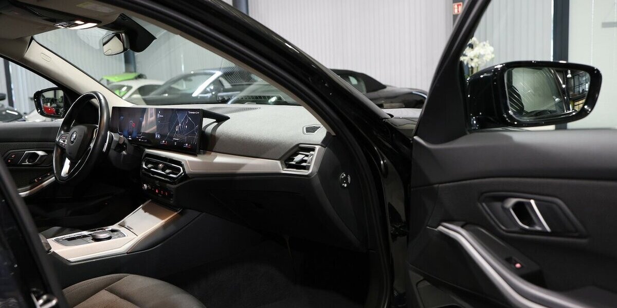 BMW 318d Touring SPORT FACE-LIFT CURVED+NAVI+KAMERA 69.000 km 25.777 &euro; Hamm 59077