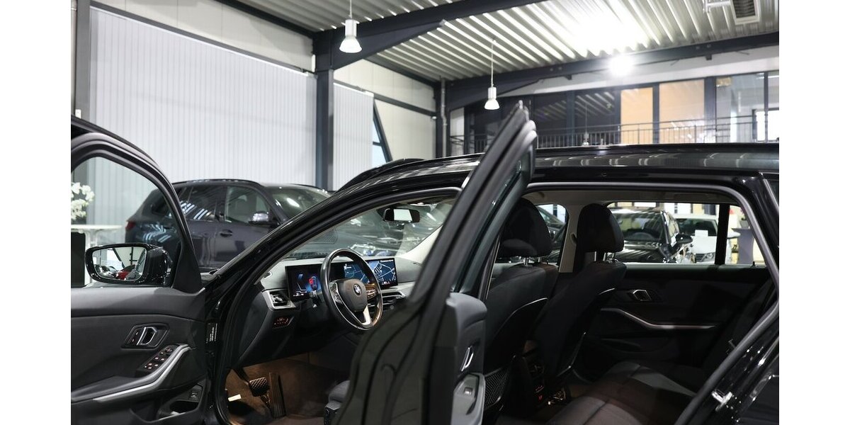 BMW 318d Touring SPORT FACE-LIFT CURVED+NAVI+KAMERA 69.000 km 25.777 &euro; Hamm 59077