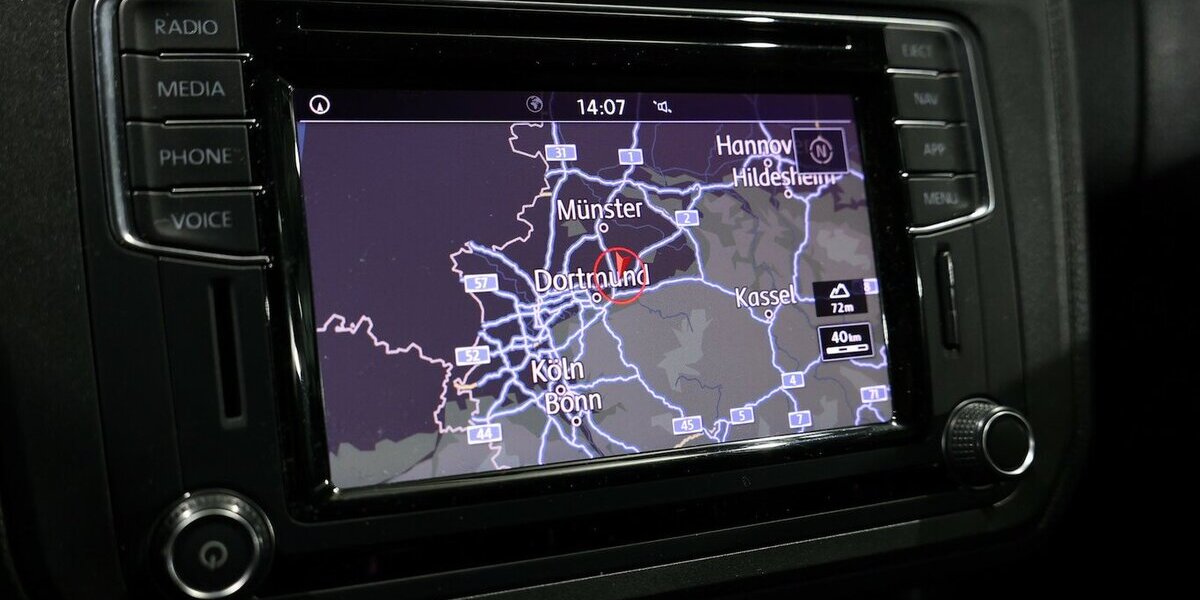 VW Caddy Maxi KOMBI 2.0 TDI DSG 1.HAND / NAVI+, ACC 143.000 km 21.777 &euro; Hamm 59077