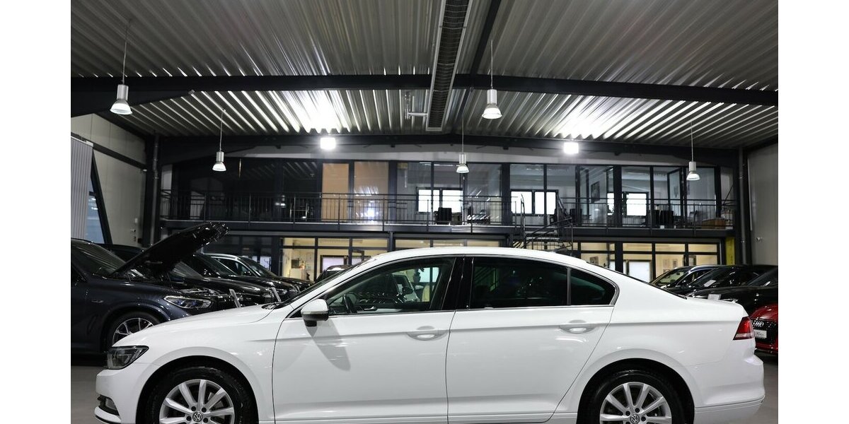 VW Passat 1.6 TDI Comfortline WHITE / MASSAGE+SHZ 176.000 km 10.555 &euro; Hamm 59077