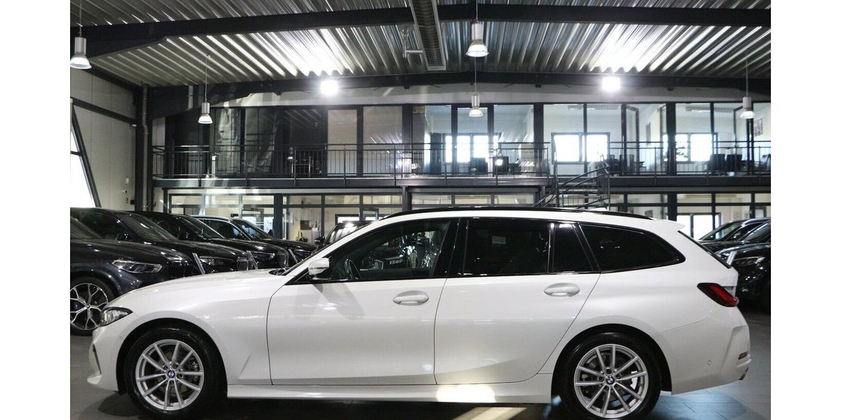 BMW 318d Touring SHADOW LEDER CURVED LED 3-ZONEN 40.000 km 30.555 &euro; Hamm 59077