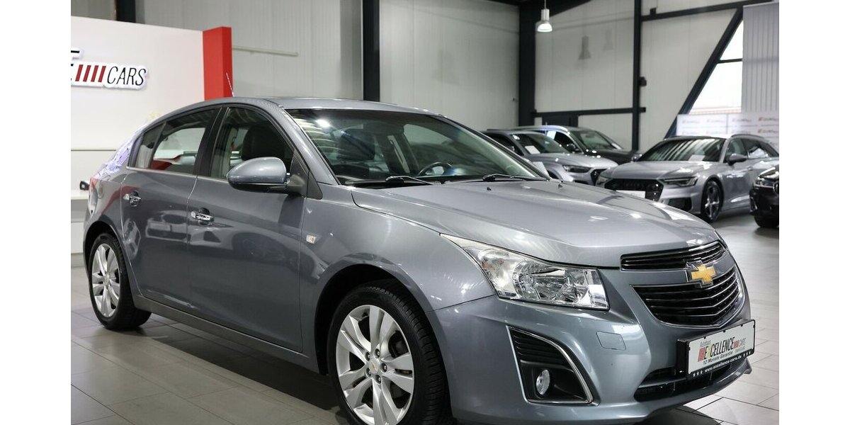 Chevrolet Cruze HATCHBACK 1.4 LTZ / SCHIEBEDACH,LEDER,NAVI 128.000 km 5.777 &euro; Hamm 59077