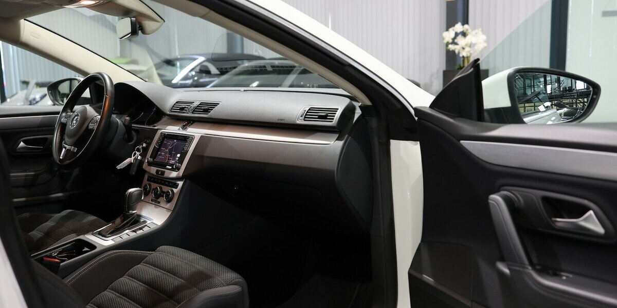 VW CC 1.4 TSI DSG SPORTLINE WHITE / XENON / NAVI+ 92.000 km 14.991 &euro; Hamm 59077