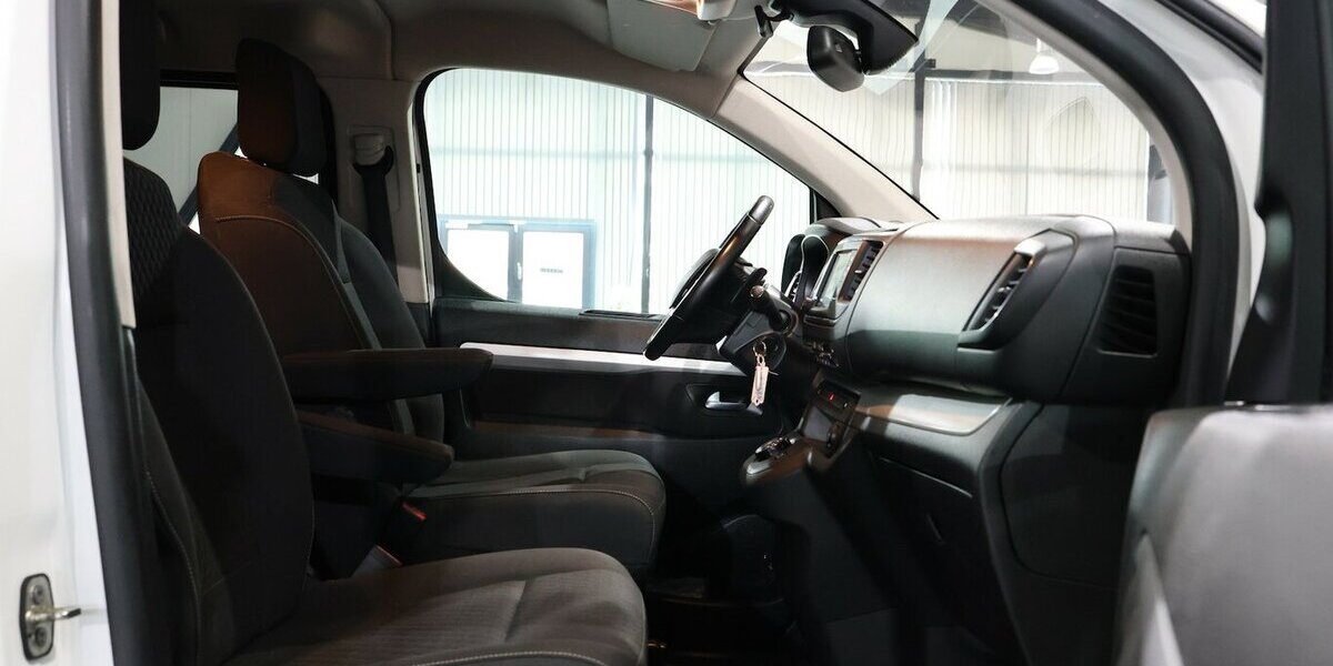 Opel Zafira Life 2.0 CDTI EDITION-M INNOVATION 8-SITZ 150.000 km 26.444 &euro; Hamm 59077